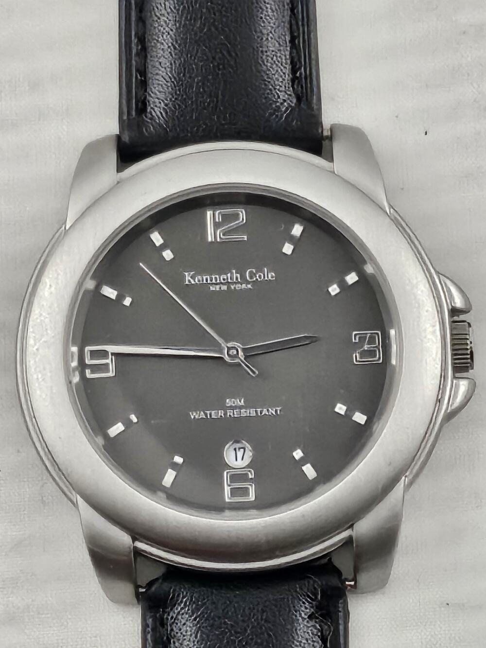 Mens Kenneth Cole New York Date P93-03 New Band Quartz Watch New Battery Runs